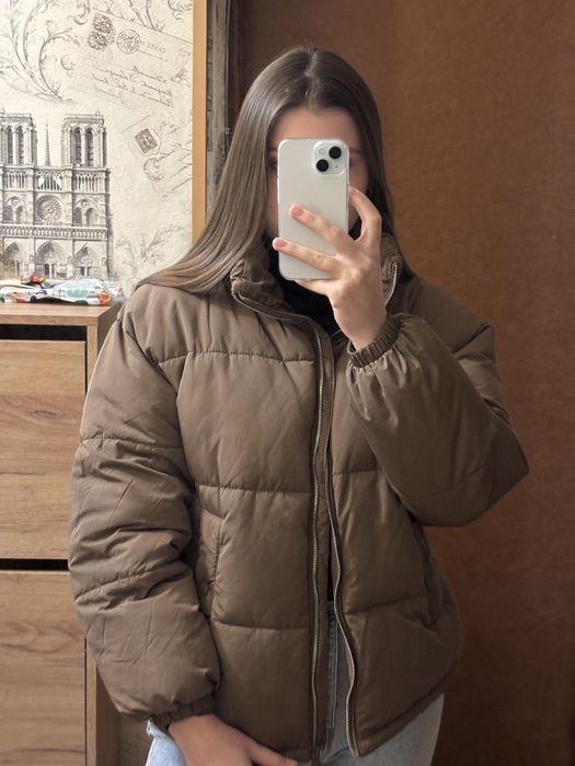 Стильна тепла куртка на осінь в шоколадному кольрі