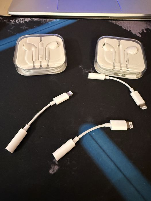 продам переходники и наушники до айфона