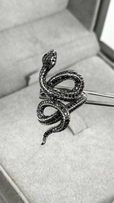 Каблучка з діамантами бренд ZARINA