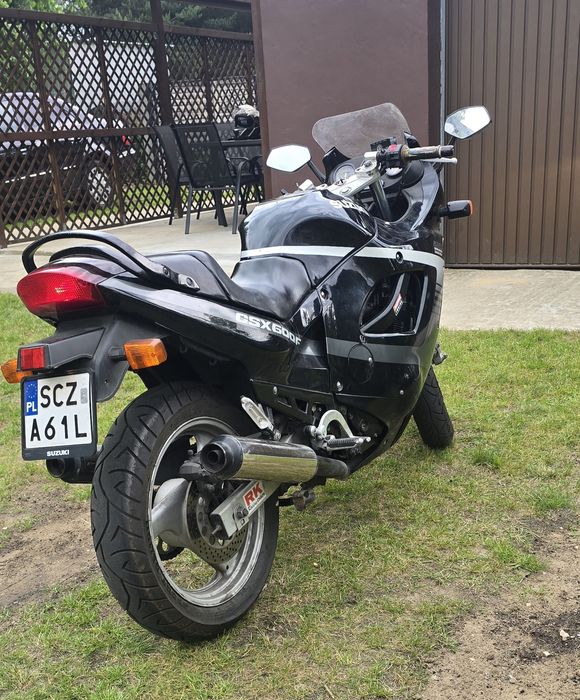 Suzuki GSX 600F .