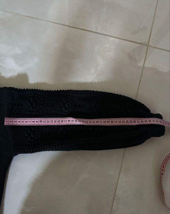 Вязаный чёрный свитер