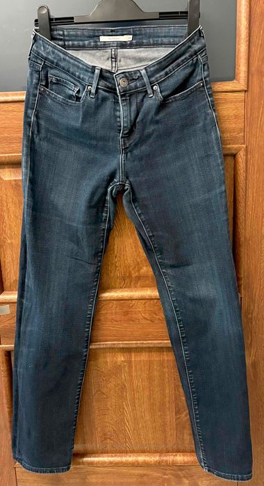 Levi's 714 Straight W28 L30 – granatowe dżinsy świetny stan