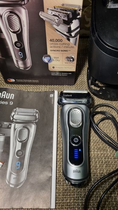 Sprzedam golarke ze stacja myjącą Braun Series 9