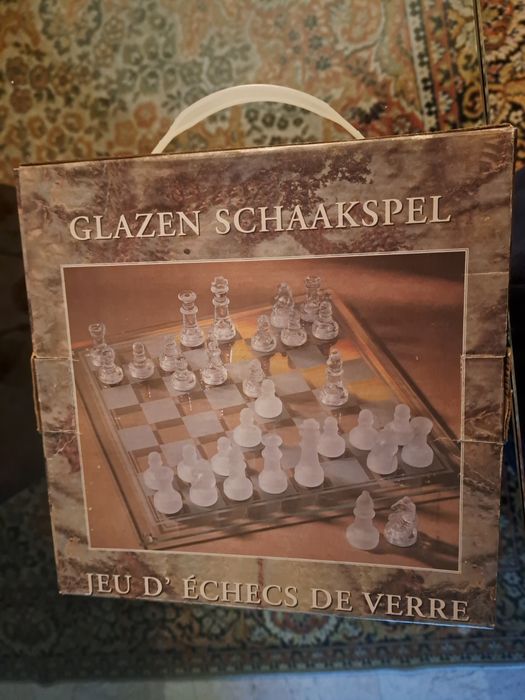 Jogo de xadrez em vidro