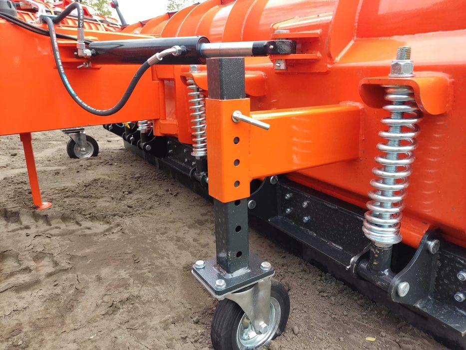 Pług do śniegu prosty Metal-Technik 2,6-3,0m euro tuz nowy transport