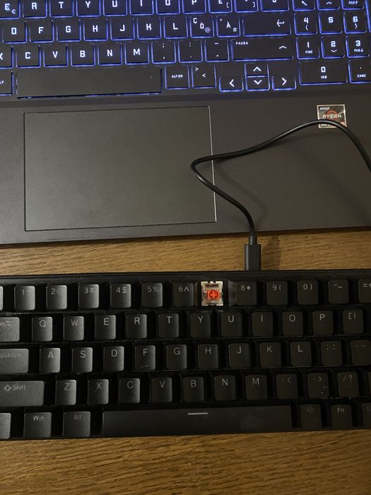 Ноунейм механічна клавіатура