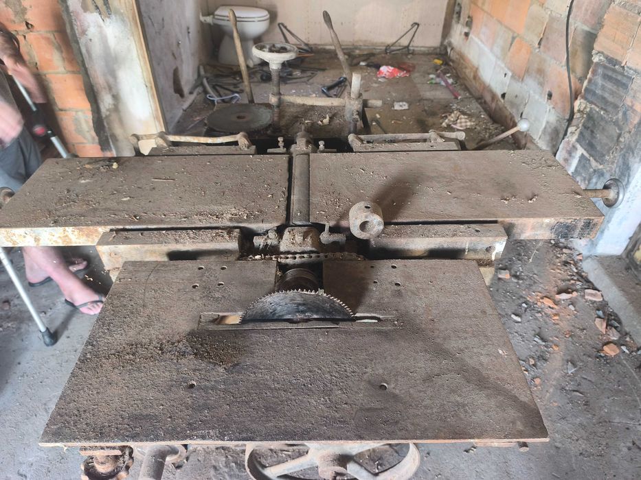 Máquina de corte e glopa