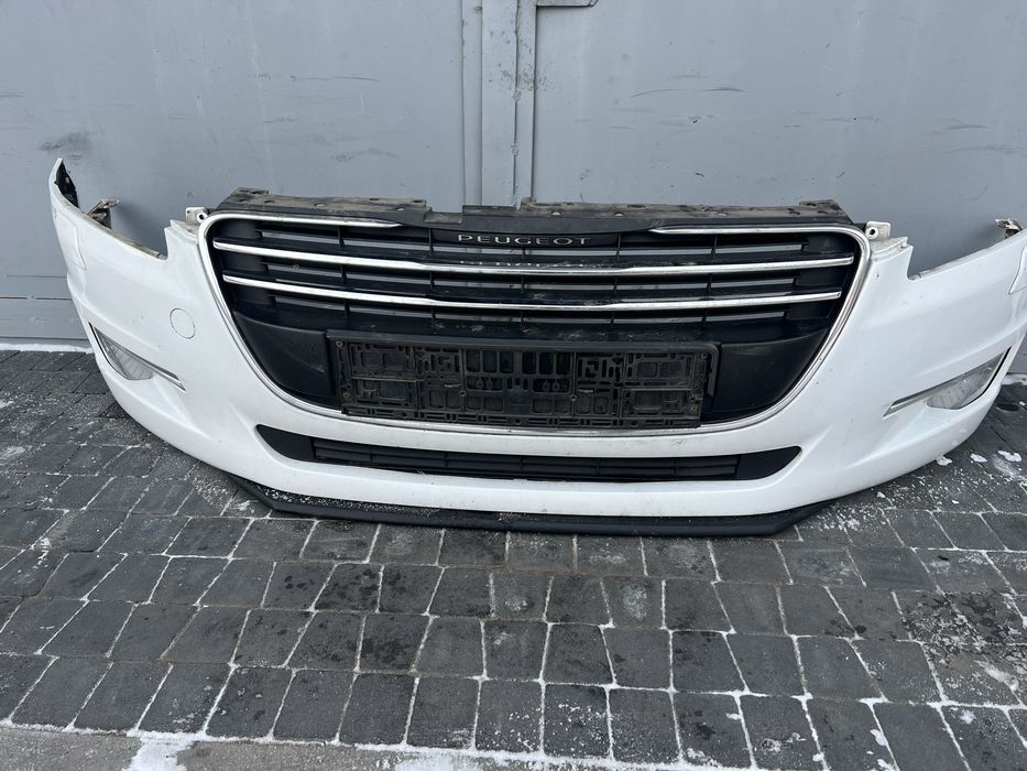 Peugeot 508 бампер.