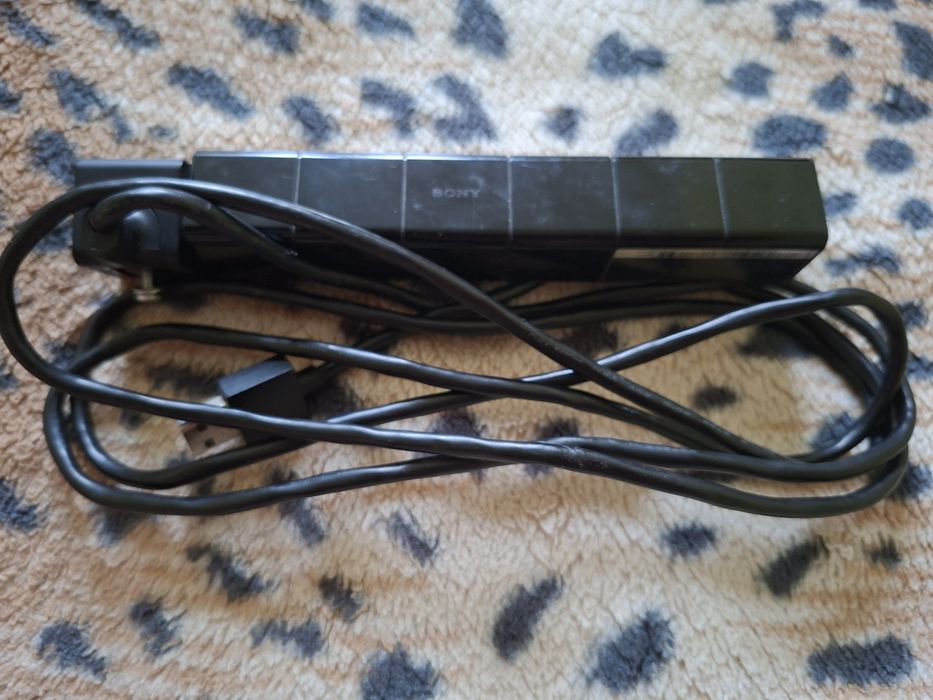 kamera Sony PlayStation 4 (model V1 lub V2), używana głównie do gier VR i śledzenia ruchów.