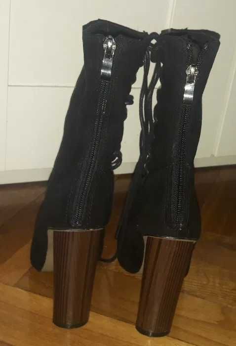 Czarne botki zamszowe sznurowane Vices 35 ZIP