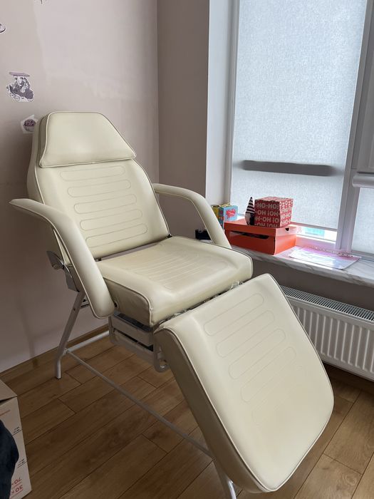 Кушетка косметологічна