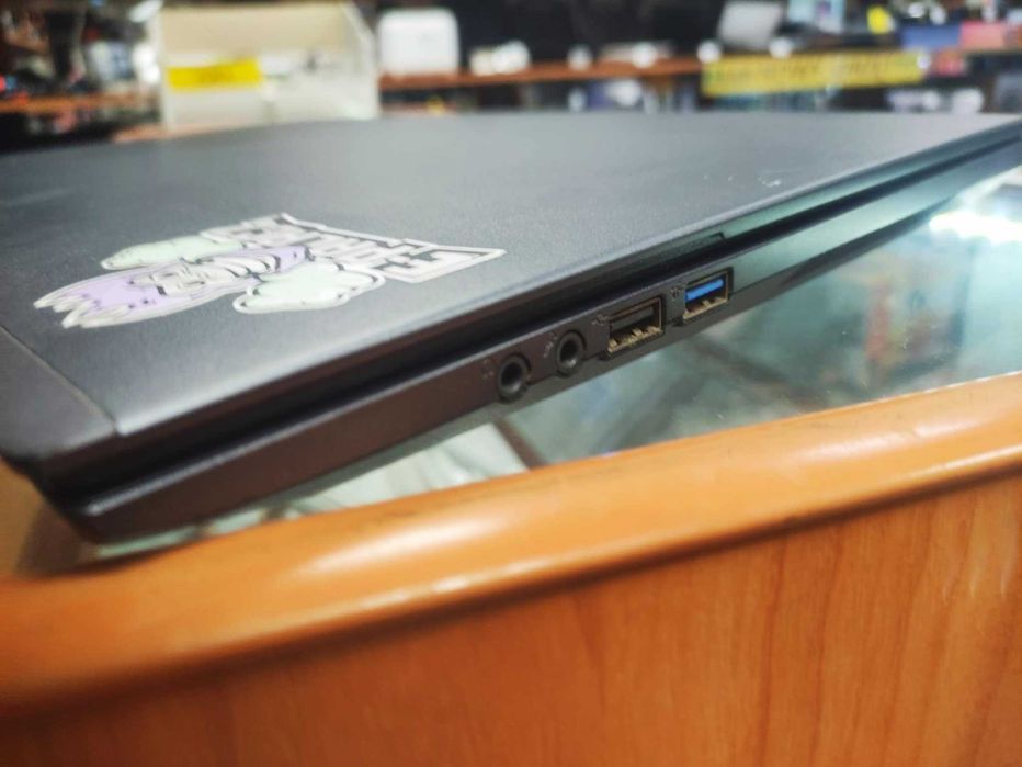 Laptop DREAM MACHINES 17,3″ i7/16GB/1TB HDD/GTX 1050 Ti/WIN11