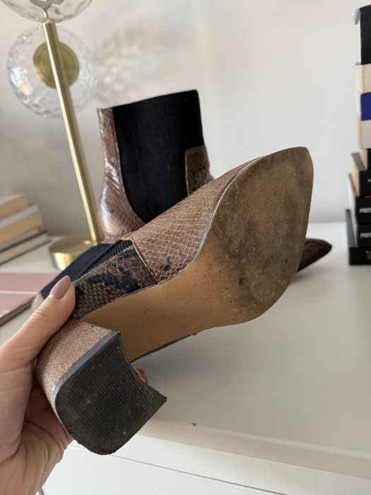 Botki Reserved w wężowy wzór 39