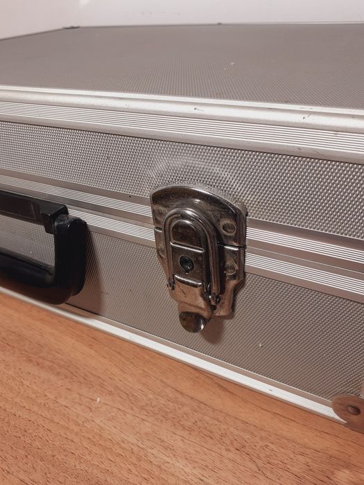 Walizka aluminiowa 45x34x15