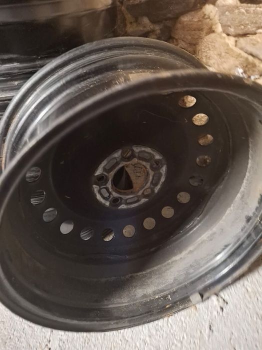 Sprzedam felgi stalowe 16