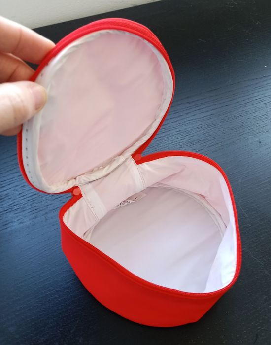 Nécessaire vermelho Bourjois