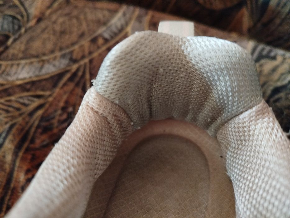 Продам кросівки.