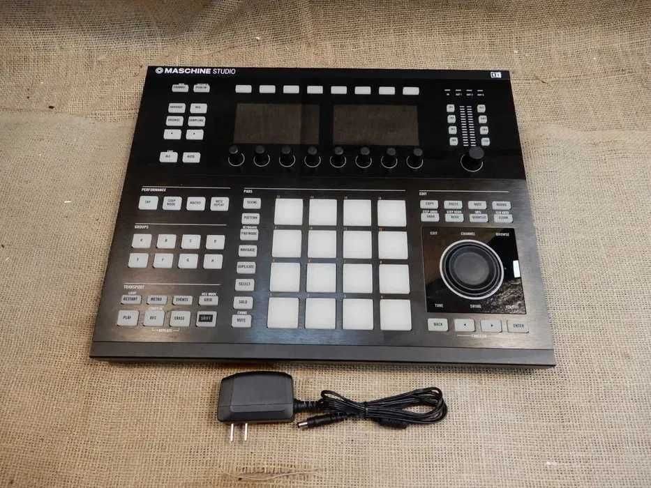 Native instruments Maschine Studio Black