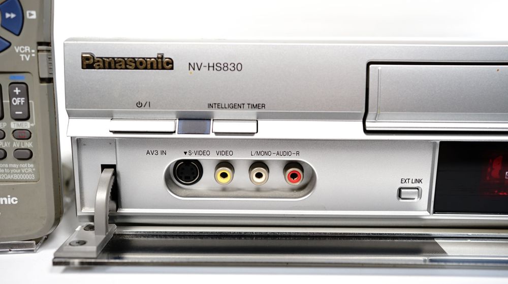 PANASONIC NV-HS830 – Flagowy Magnetowid S-VHS Hi-Fi Stereo / S-VHS ET / Super Drive