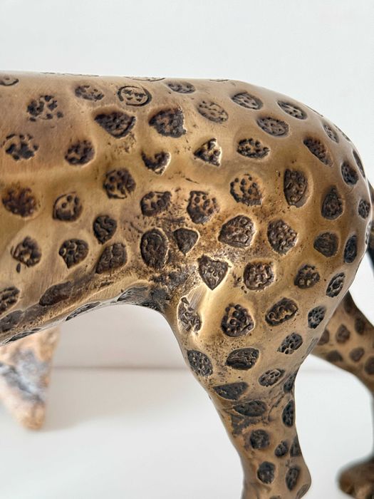 Duża figurka geparda. Figura. Rzeźba. Statuetka. Gepard. Mosiądź.1870g