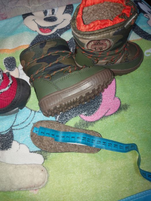 Дитячі зимові сапожки.