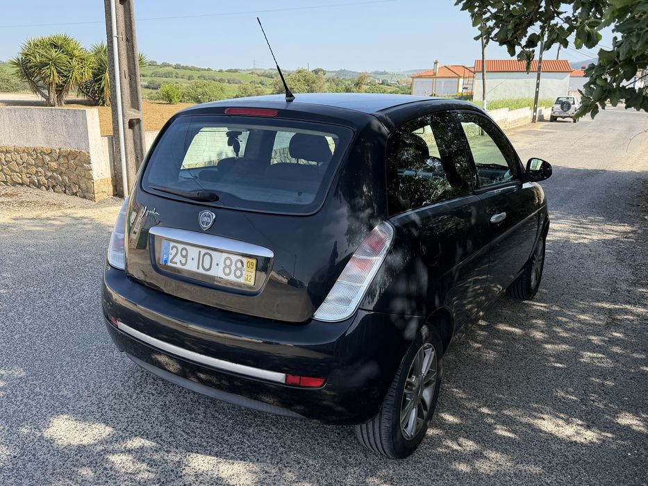 Lancia Ypsilon apenas 100.000 kms C/ AC