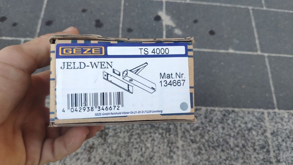 Samozamykacz ramieniowy do drzwi Geze ts 400