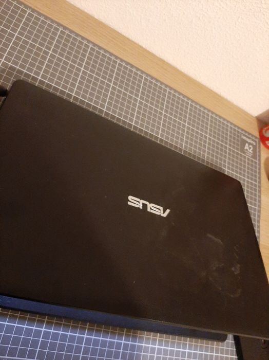 Vendo pc Asus a funcionar
