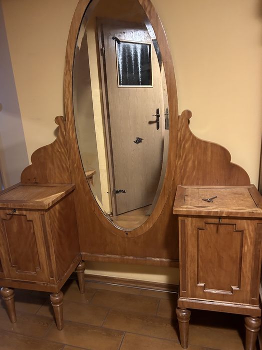 Piękna zabytkowa toaletka - lustro