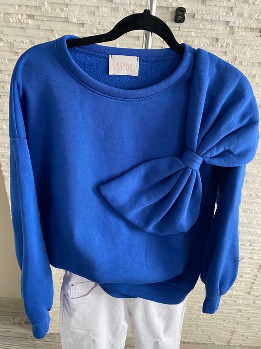Azara mięsista bluza z dużą kokardą 3D chabrowa