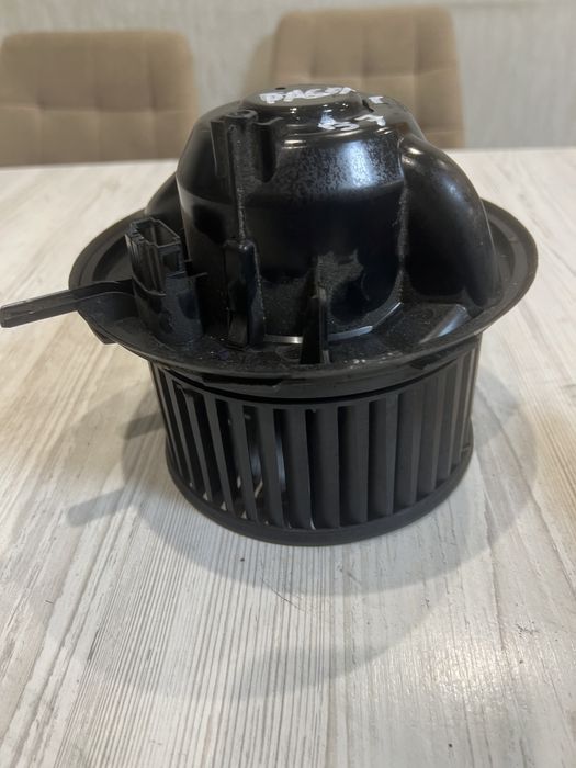 моторчик обігрівача печі Volkswagen Passat B7 USA ном A55277-111