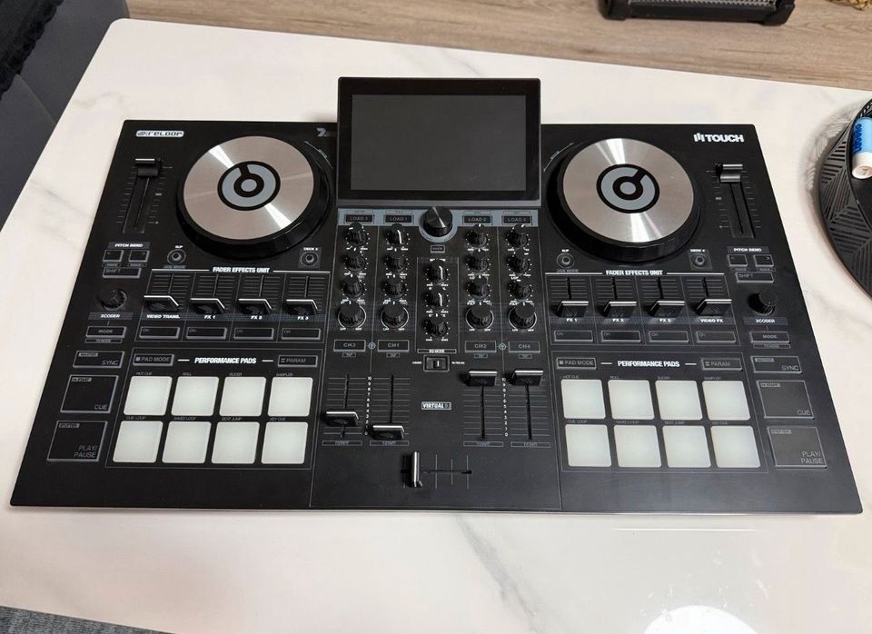 Reloop Touch DJ Controlador com Display