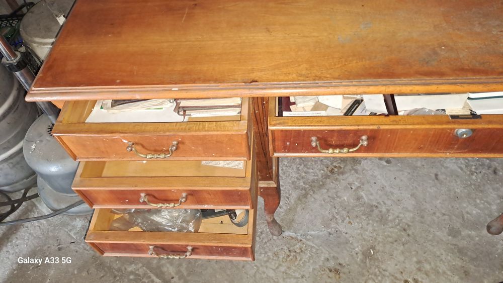 Срочно! Стол старинный с секретом