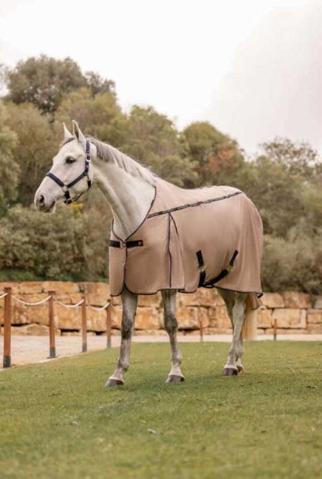 Derka siatkowa z kapturem B Vertigo - 140 cm