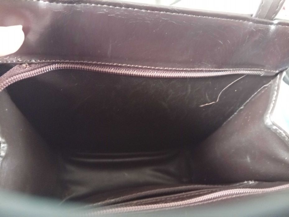 Mala em cabedal castanho escuro