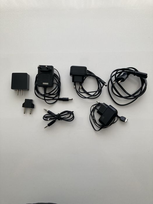 Продам подзарядное устройство переходники