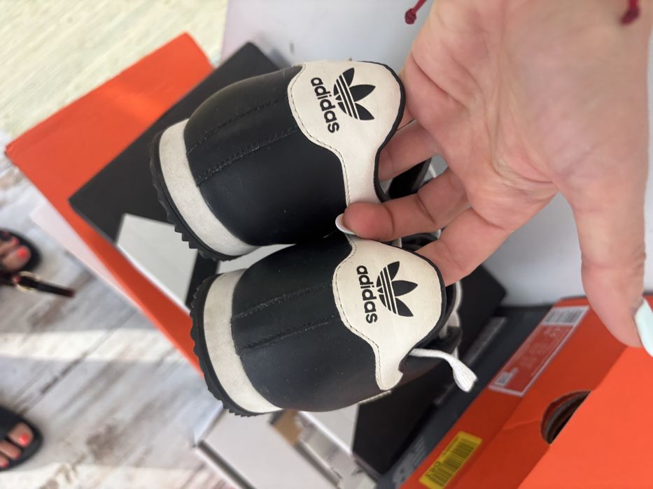 Adidas kick 2 skora naturalne skorzane czarne biale