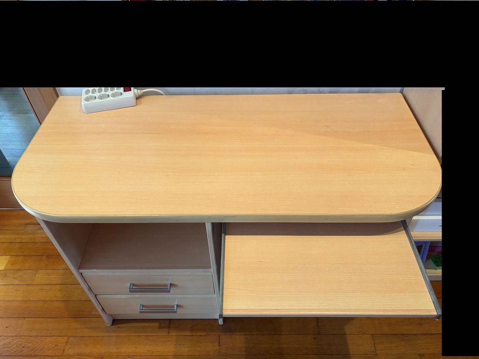 Vendo Mesa / Secretária com gavetas