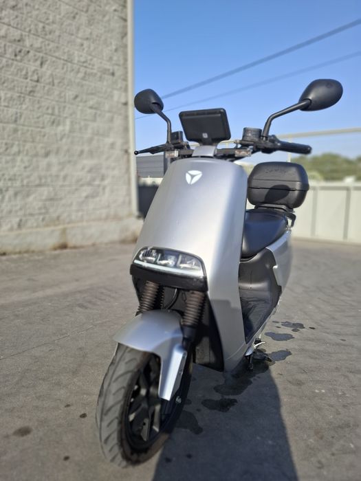 Scotter  eléctrica Yadea G5S