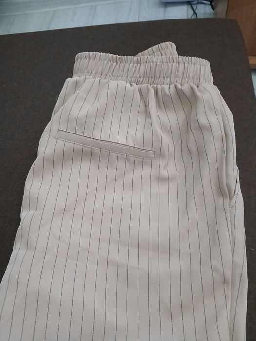 Spodnie damskie w paski