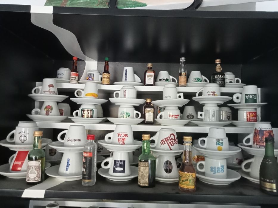 Coleção de chávenas de café