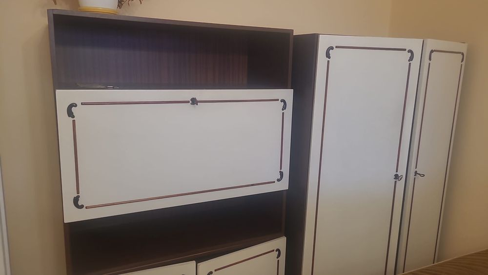 Oddam meble: fotele, kanape, regał, szafe, stolik