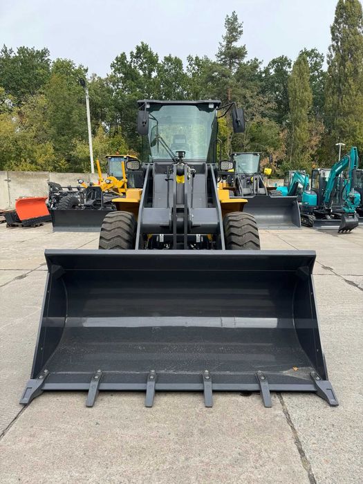 Фронтальний навантажувач XCMG XC938 погрузчик 3.5 тон