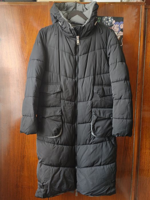 Жіночий пуховик Stradivarius на сінтапоні чорний S