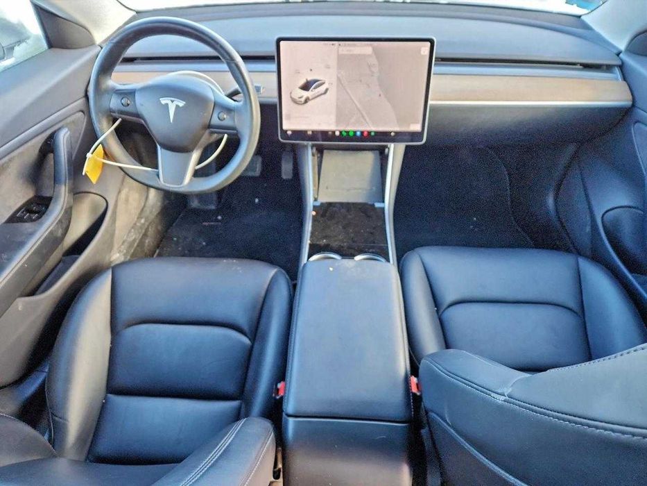 Tesla Model 3 Long Range 2018 в дорозі