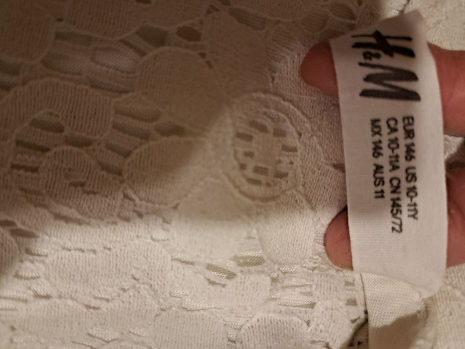 Koronkowa bluzeczka dla dziewczynki r.146