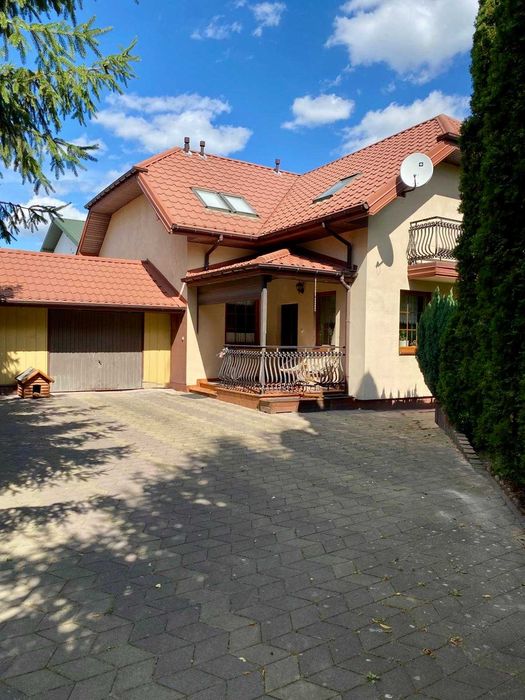 Dom 280 m² Drzewica centrum | 2 wejścia | biznes/dom