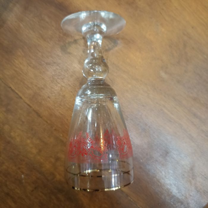 Garrafa licor com copos