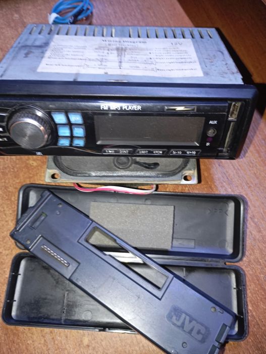 В машину техника