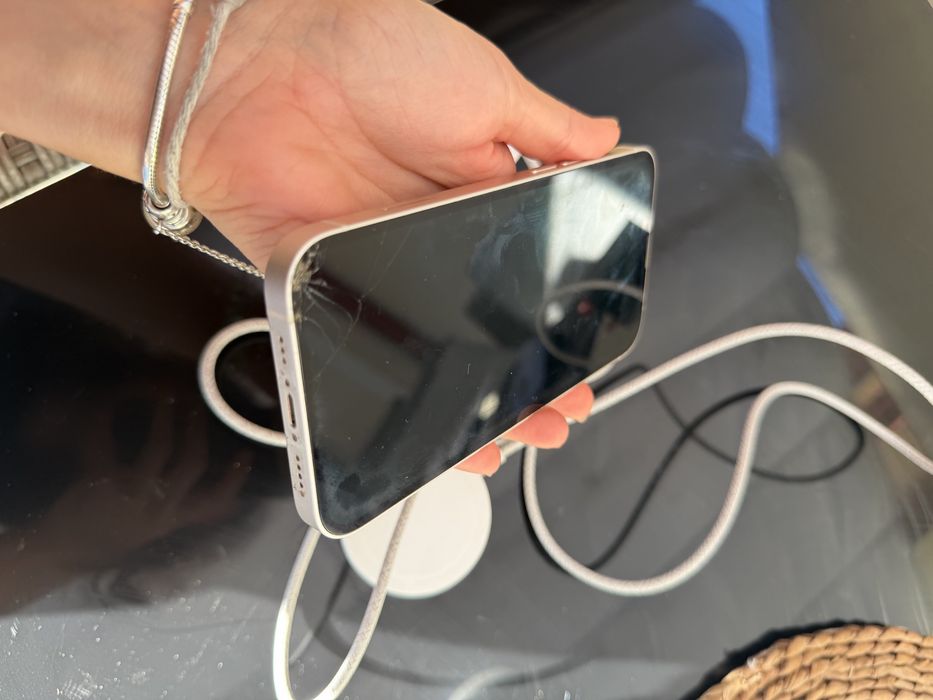 iPhone 14 128 GB Biały – Sprawny! + Ładowarka Indukcyjna Gratis! 85%